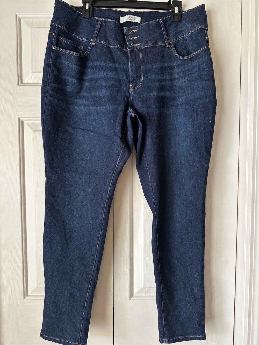 Women’s Dark Blue Stretch Jeggings with Triple-Button Waist